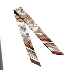 Hermes Ex Libris Horse Carriage Print Beige White Caramel Silk Twilly Scarf